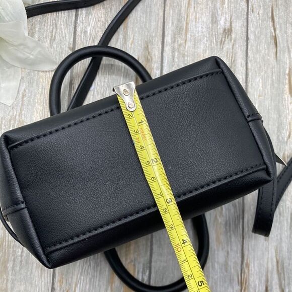 Women’s True Religion Small Black Crossbody Shoulder Bag Handbag Purse - Picture 14 of 14